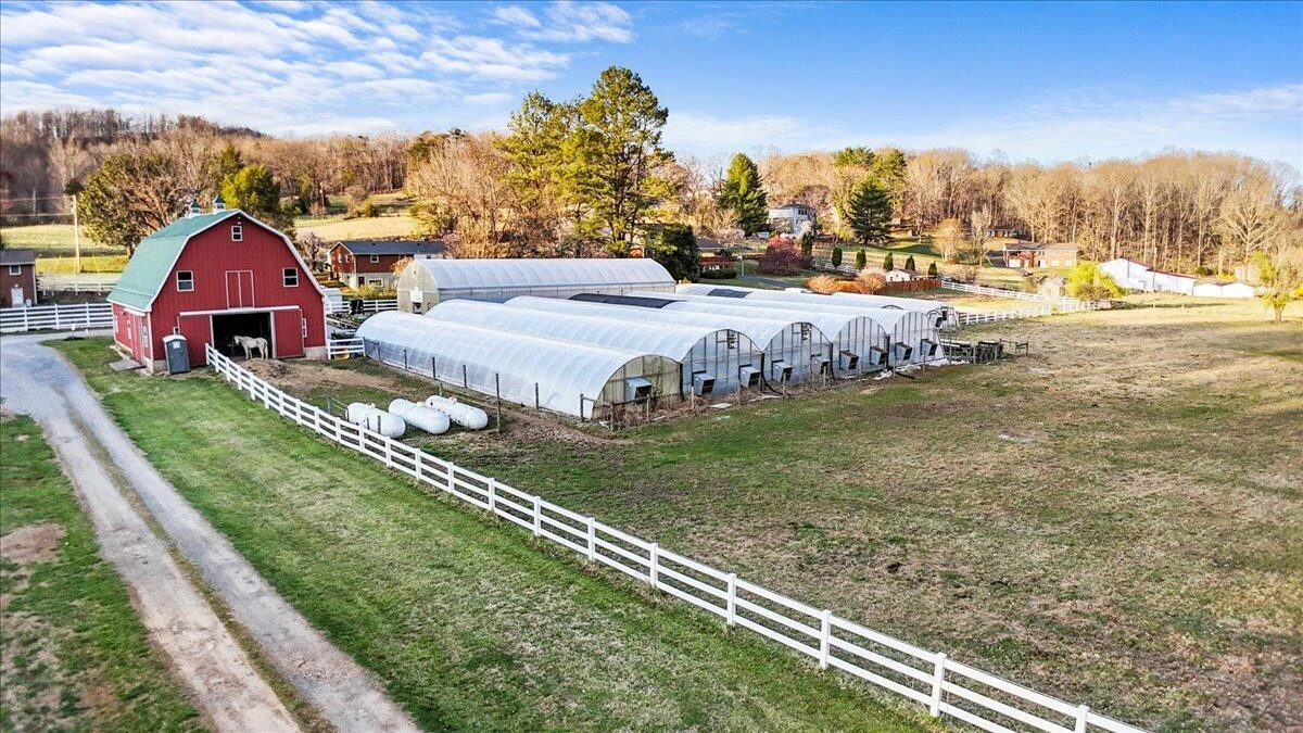 1356 Coopers Cove RD - Photo 112