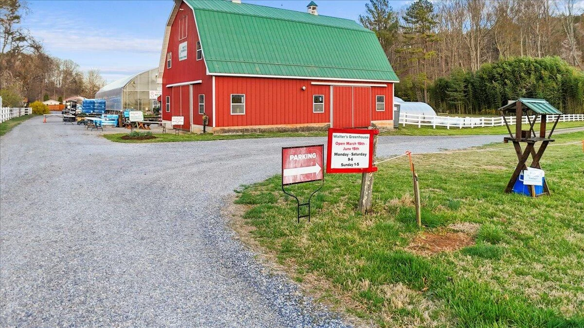 1356 Coopers Cove RD - Photo 115