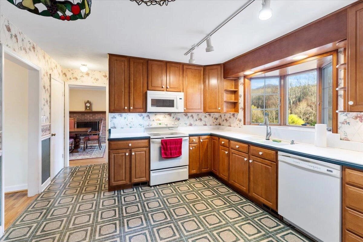 1356 Coopers Cove RD - Photo 129