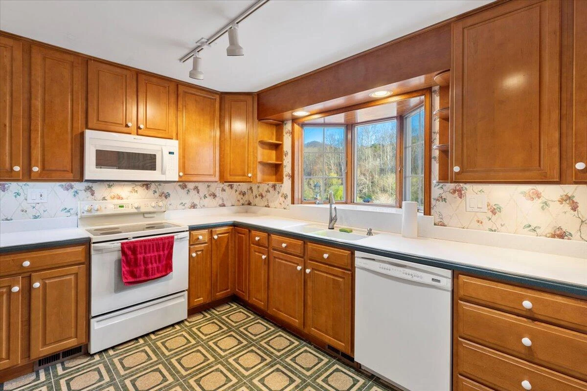 1356 Coopers Cove RD - Photo 132