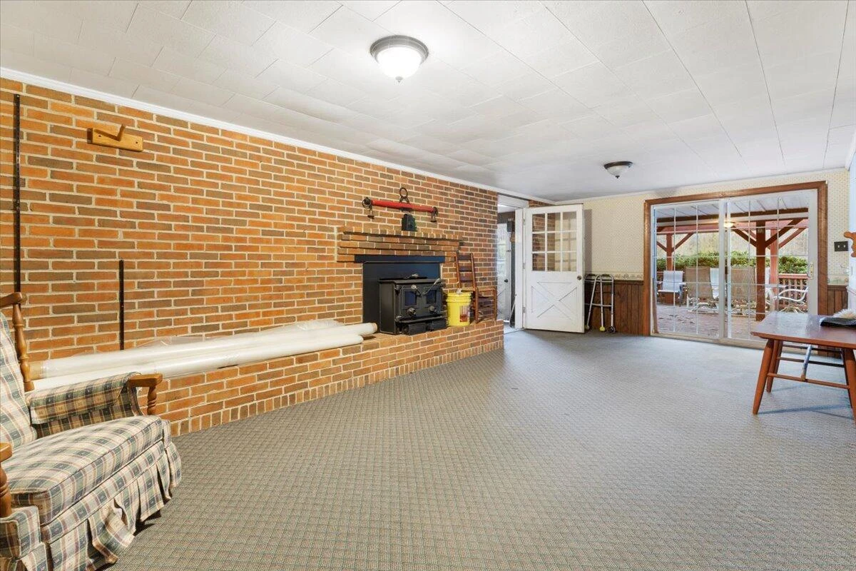 1356 Coopers Cove RD - Photo 163