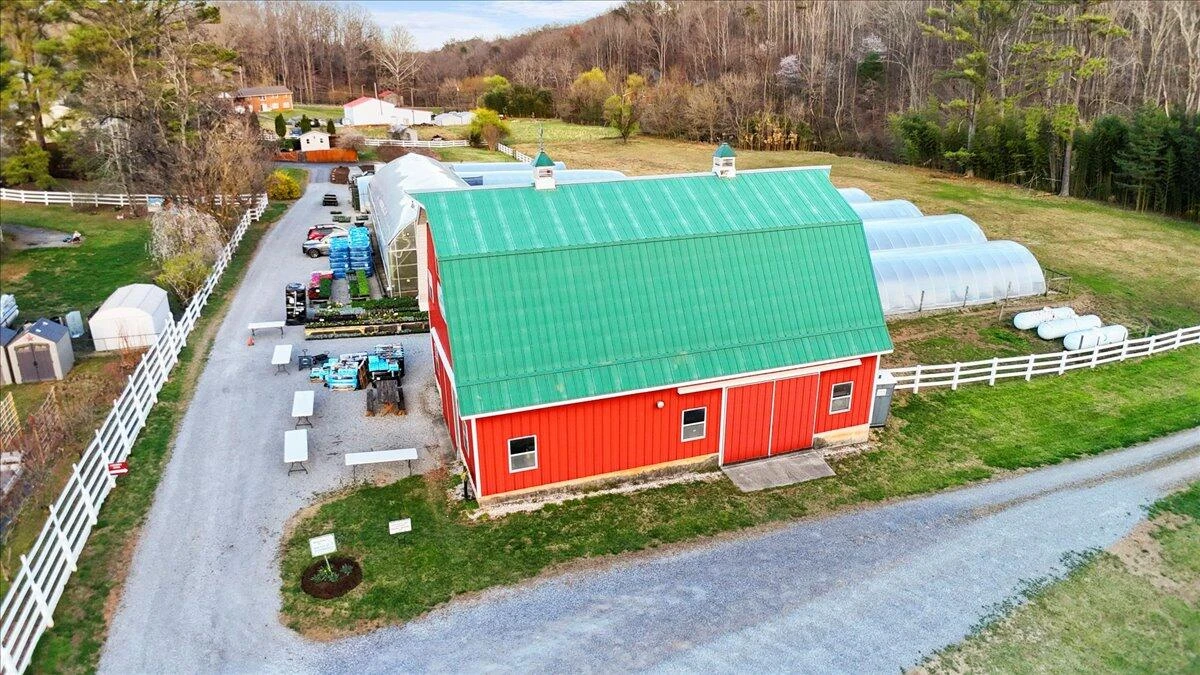 1356 Coopers Cove RD - Photo 26