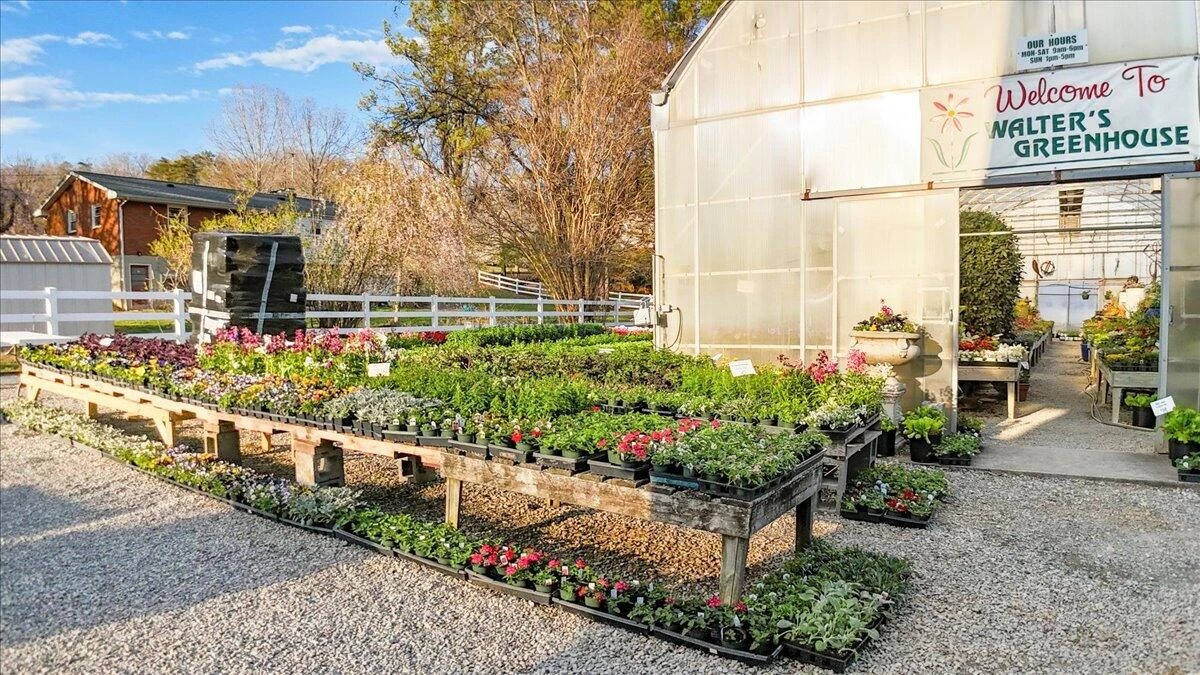 1356 Coopers Cove RD - Photo 39