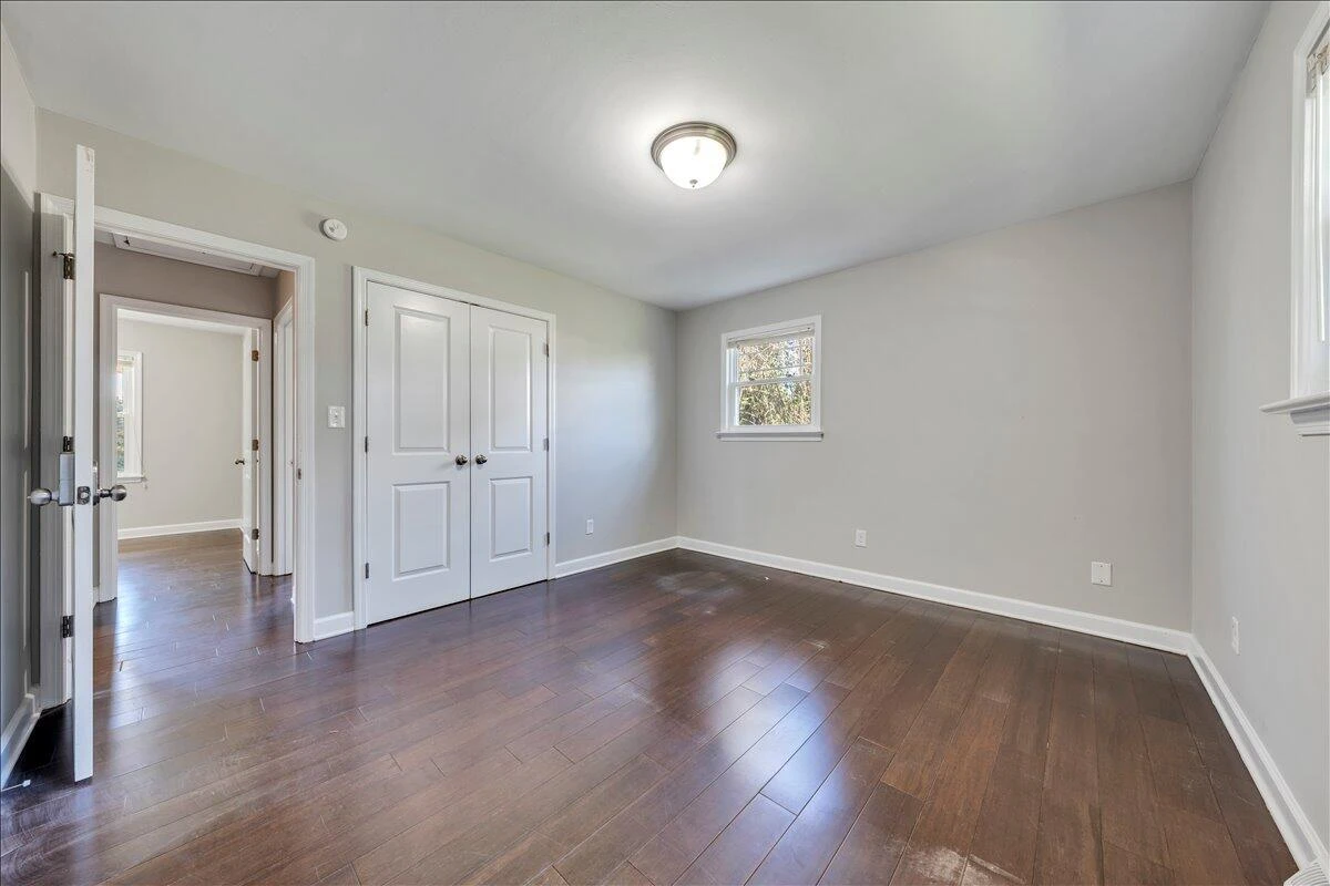 1048 Grove LN - Photo 16
