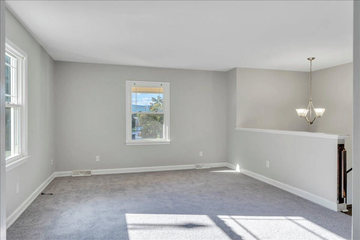 1048 Grove LN - Photo 21