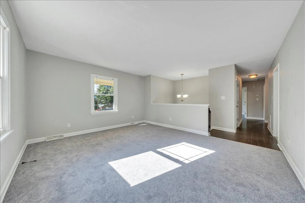 1048 Grove LN - Photo 22