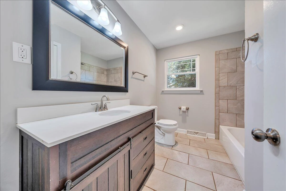 1048 Grove LN - Photo 25