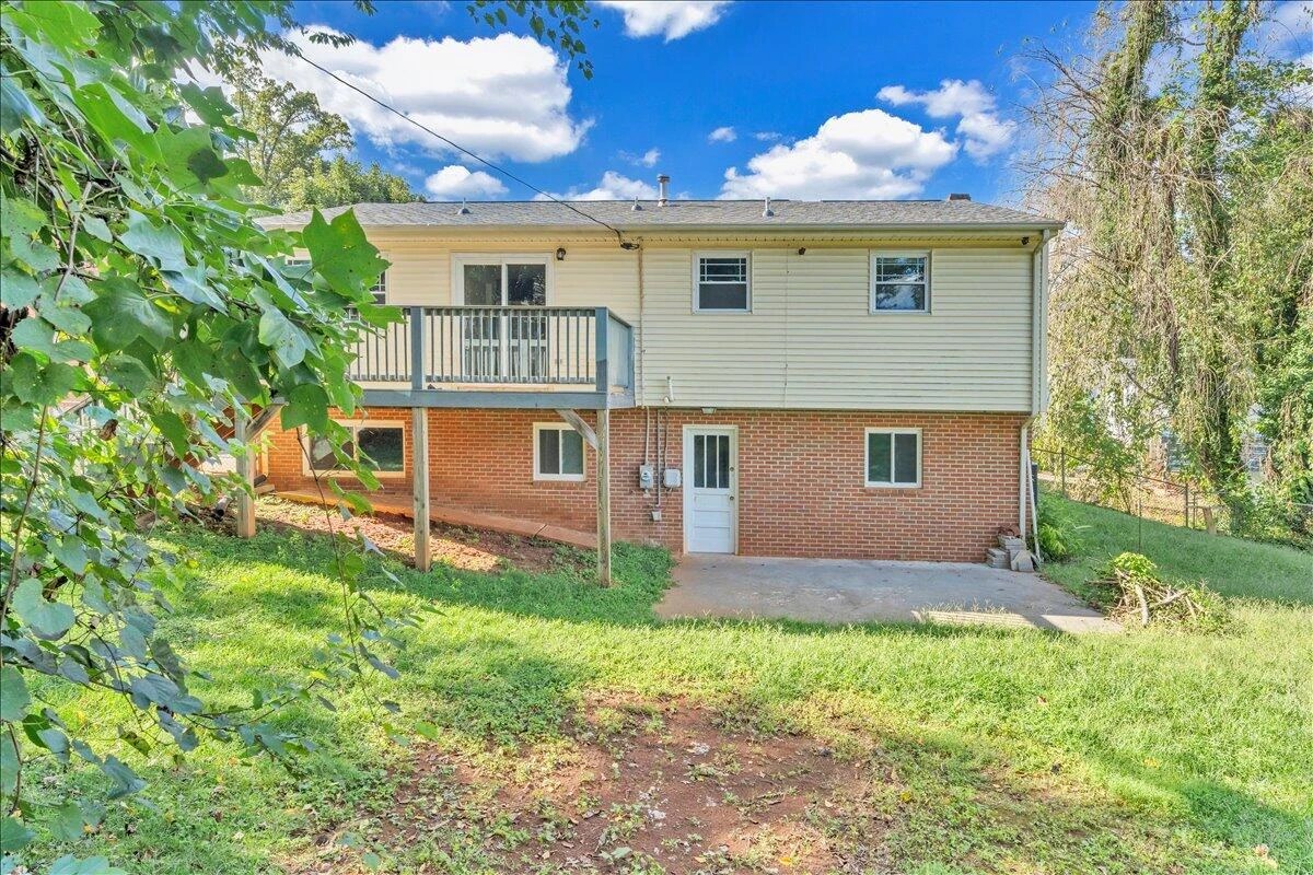 1048 Grove LN - Photo 37