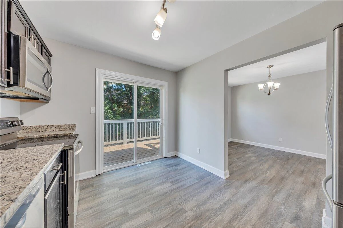 1048 Grove LN - Photo 11