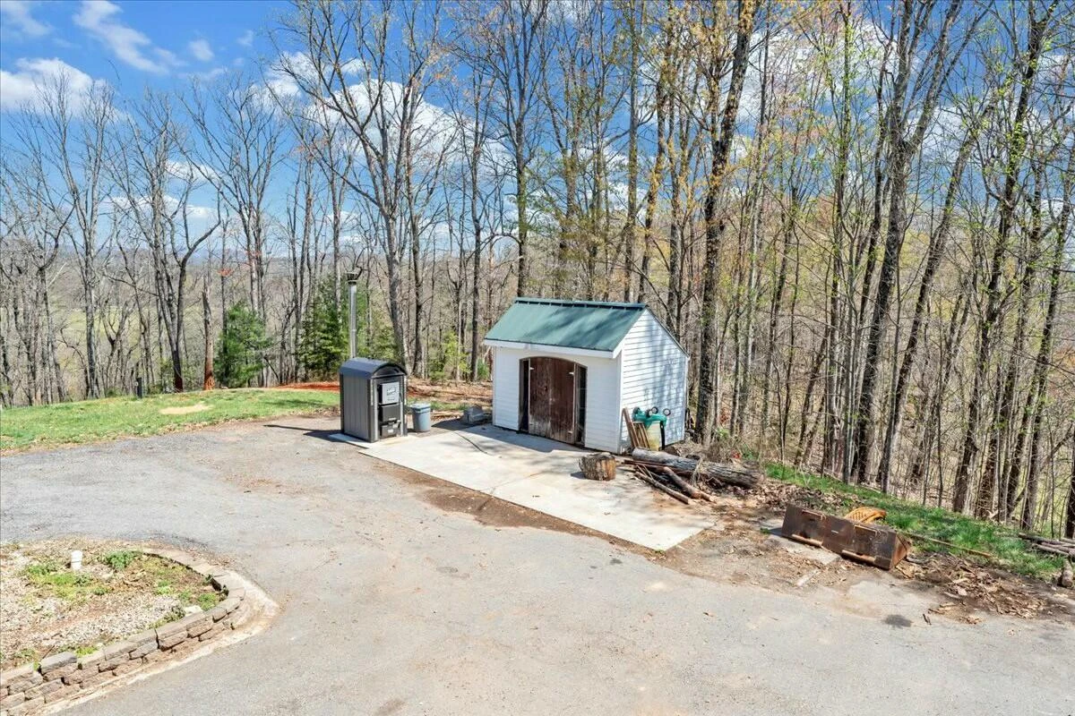 220 Fox Run RD - Photo 31
