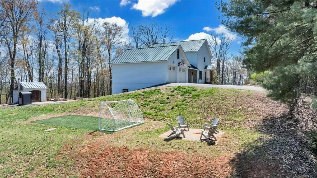 220 Fox Run RD - Photo 64