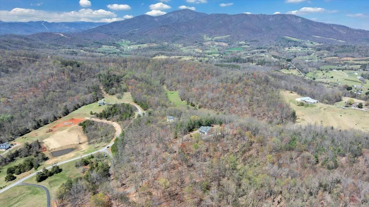 220 Fox Run RD - Photo 68