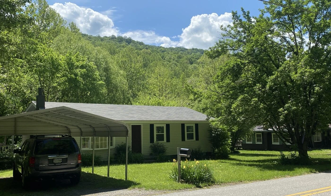 1615 Dolly Ann DR