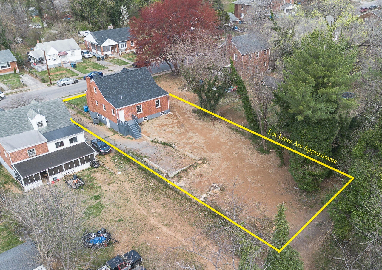 1215 Crescent ST NW - Photo 10