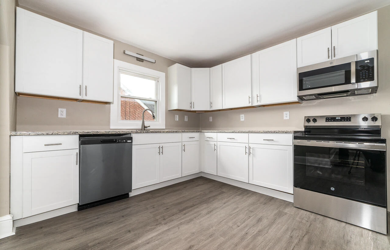 1215 Crescent ST NW - Photo 17