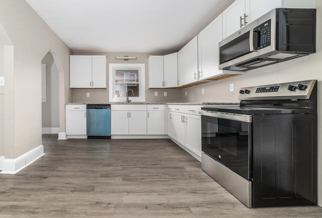 1215 Crescent ST NW - Photo 18