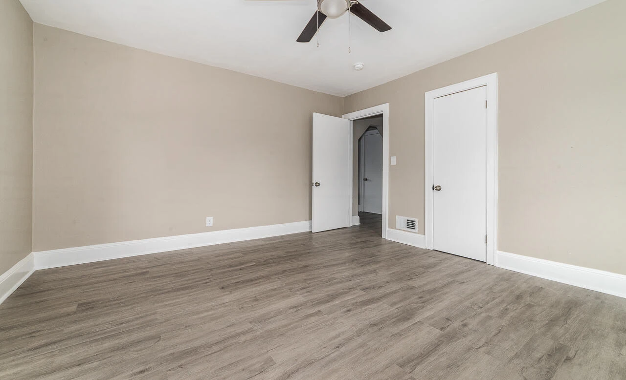 1215 Crescent ST NW - Photo 22