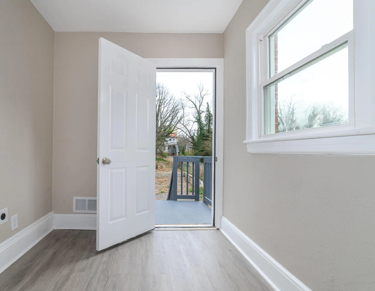 1215 Crescent ST NW - Photo 25