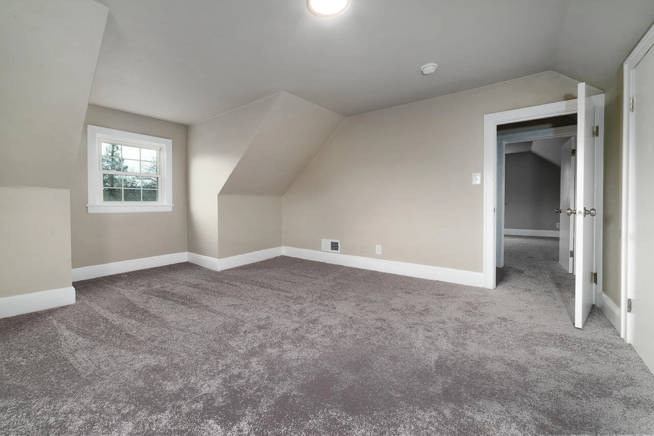 1215 Crescent ST NW - Photo 29