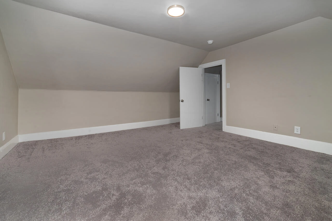 1215 Crescent ST NW - Photo 30