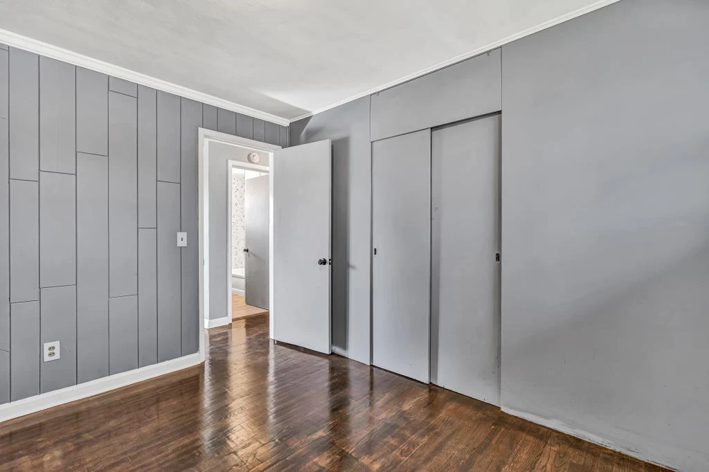 502 Victor AVE NE - Photo 10