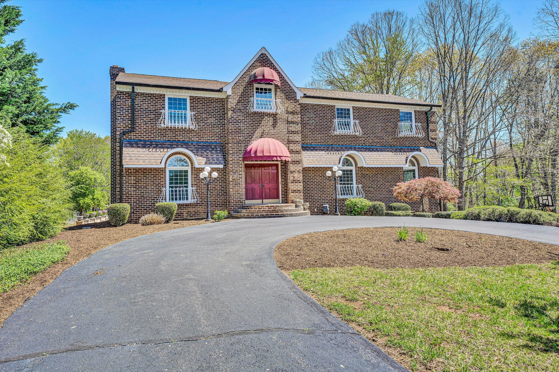 1710 Dawn LN SW - Photo 2