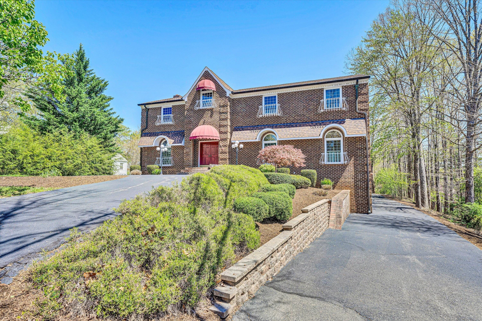 1710 Dawn LN SW - Photo 3