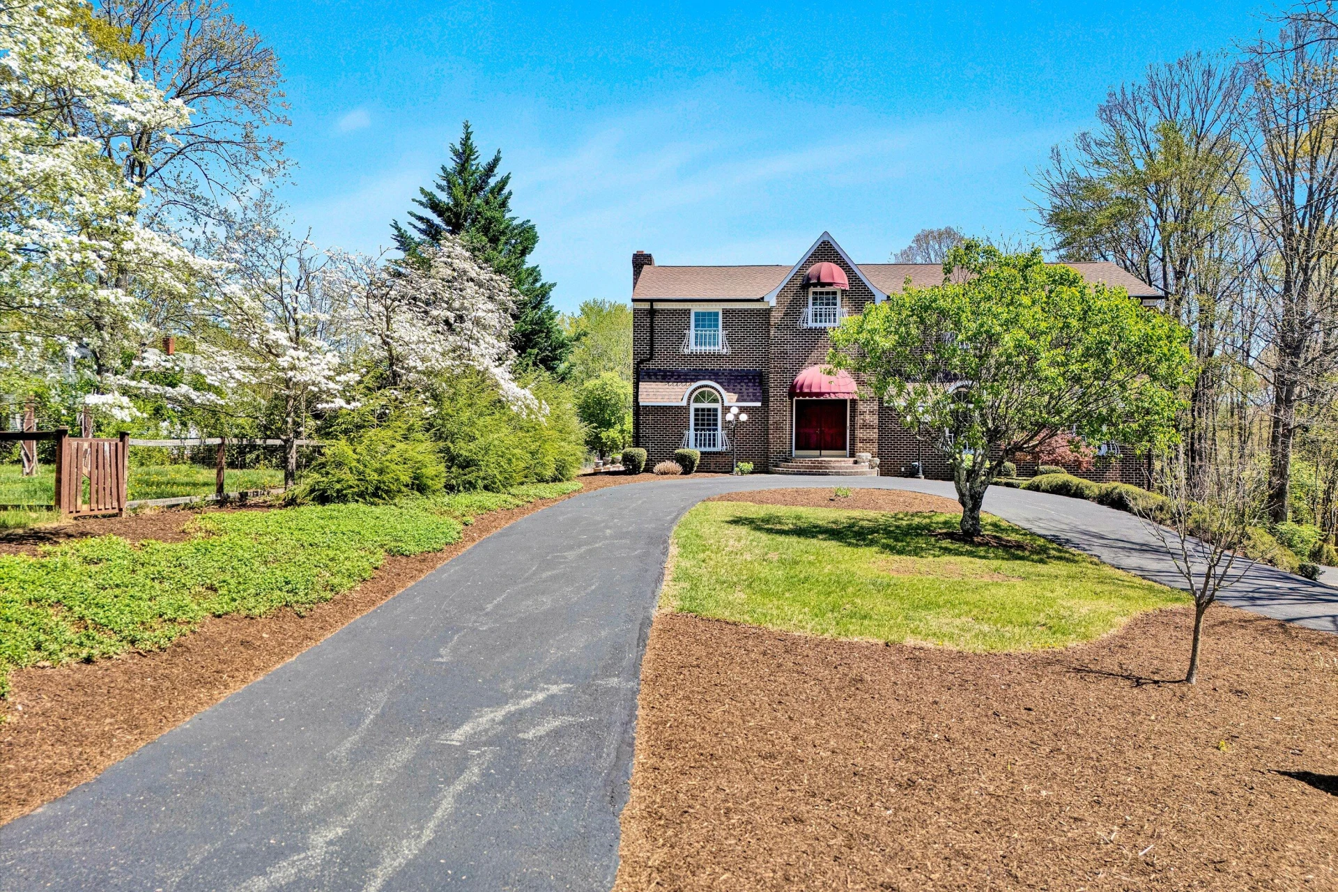 1710 Dawn LN SW - Photo 4