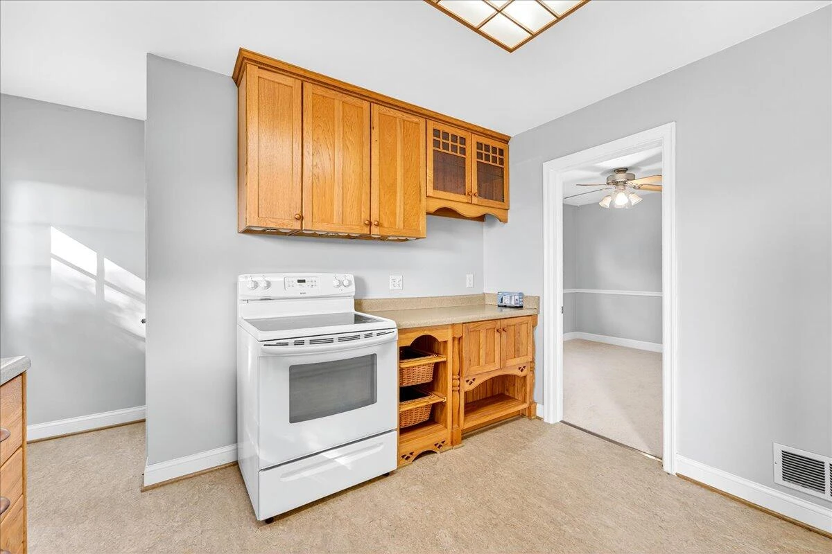 2048 Laura RD NW - Photo 14