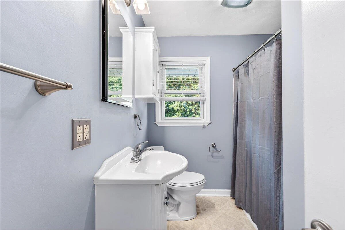 2048 Laura RD NW - Photo 15