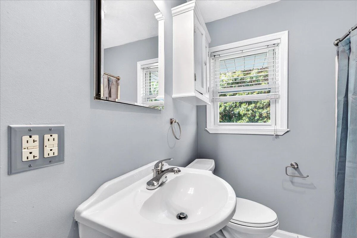 2048 Laura RD NW - Photo 16
