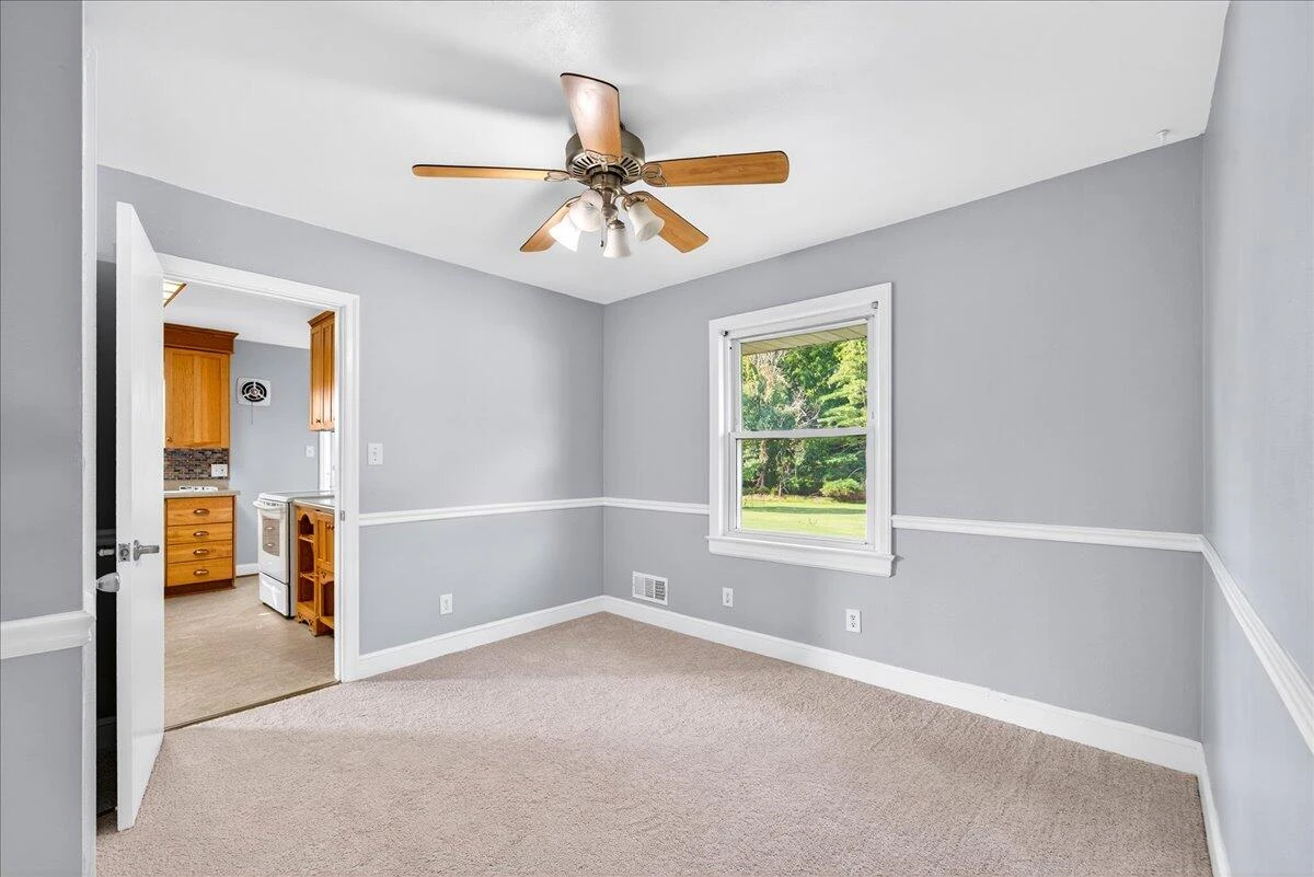 2048 Laura RD NW - Photo 20