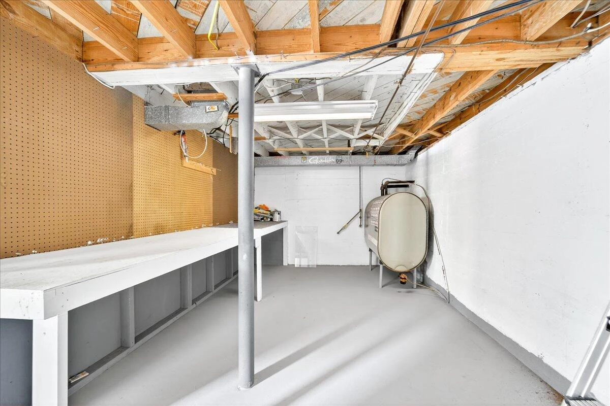 2048 Laura RD NW - Photo 30