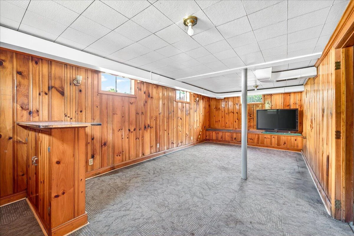 2048 Laura RD NW - Photo 35