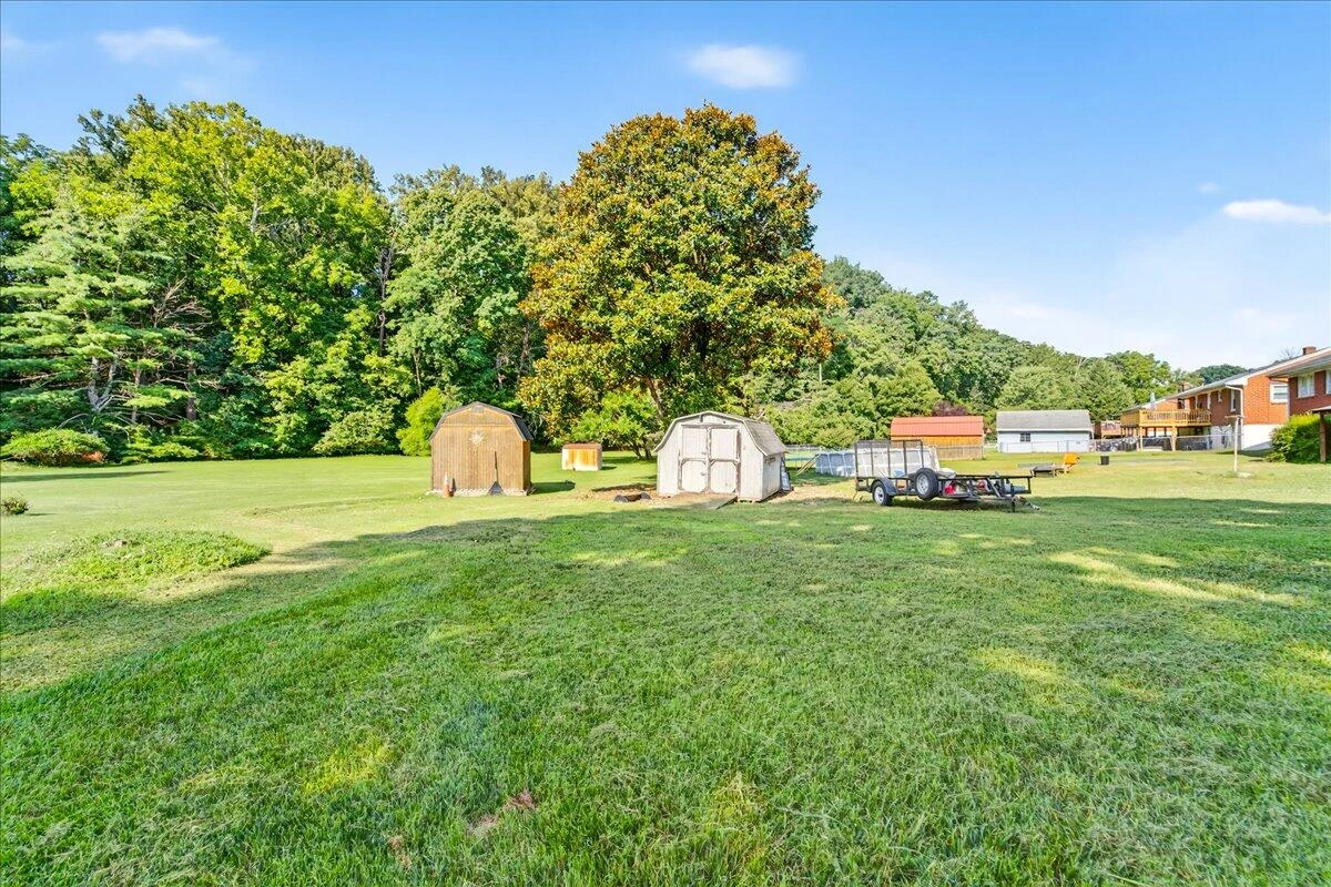 2048 Laura RD NW - Photo 38
