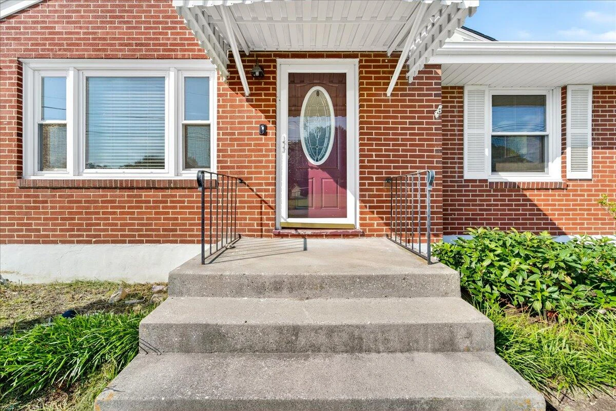2048 Laura RD NW - Photo 4