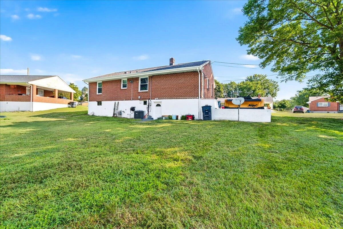 2048 Laura RD NW - Photo 40