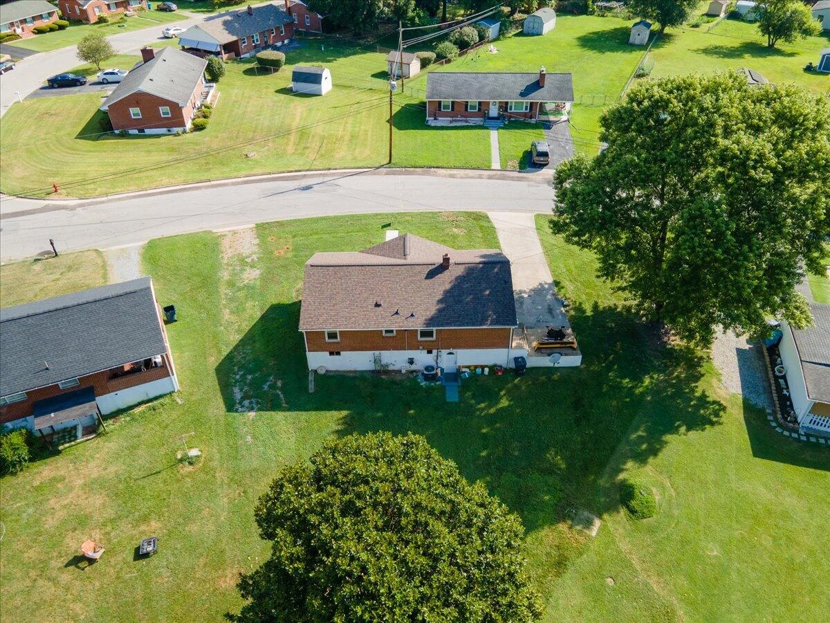 2048 Laura RD NW - Photo 43