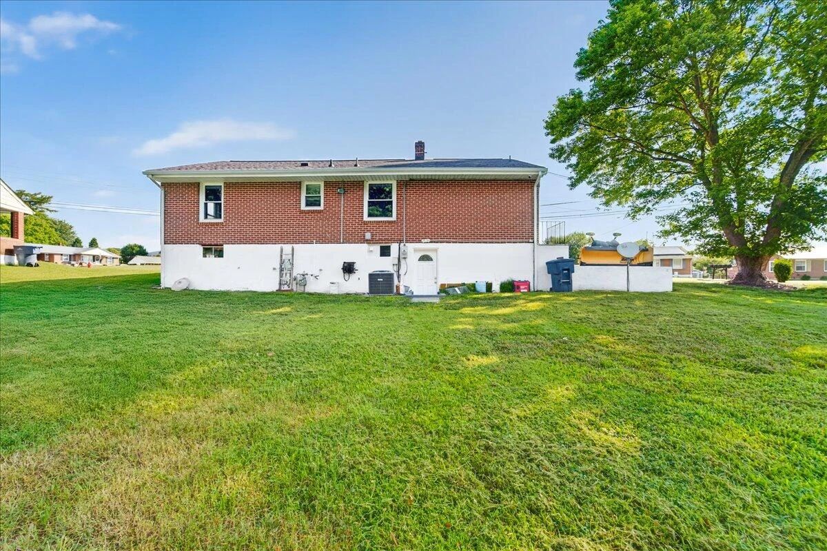 2048 Laura RD NW - Photo 45