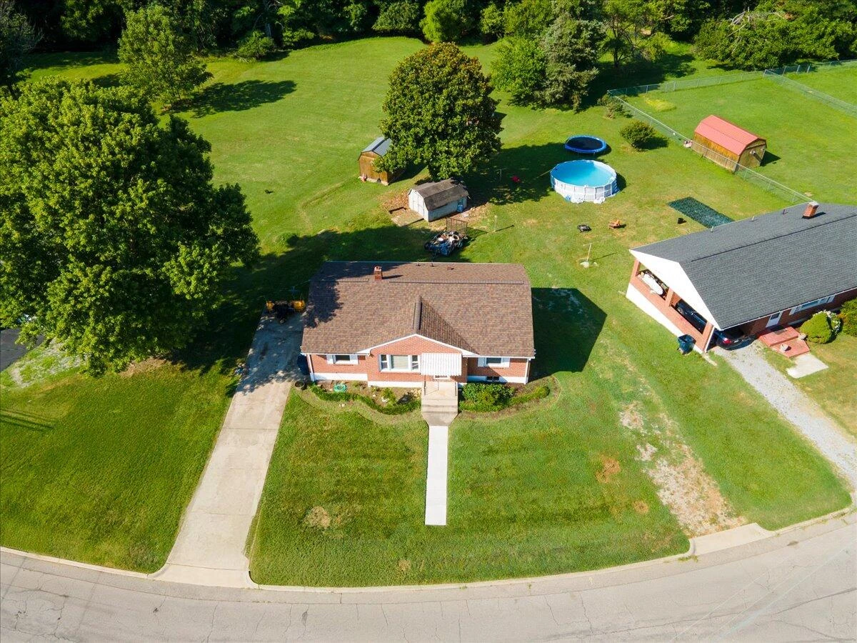 2048 Laura RD NW - Photo 47