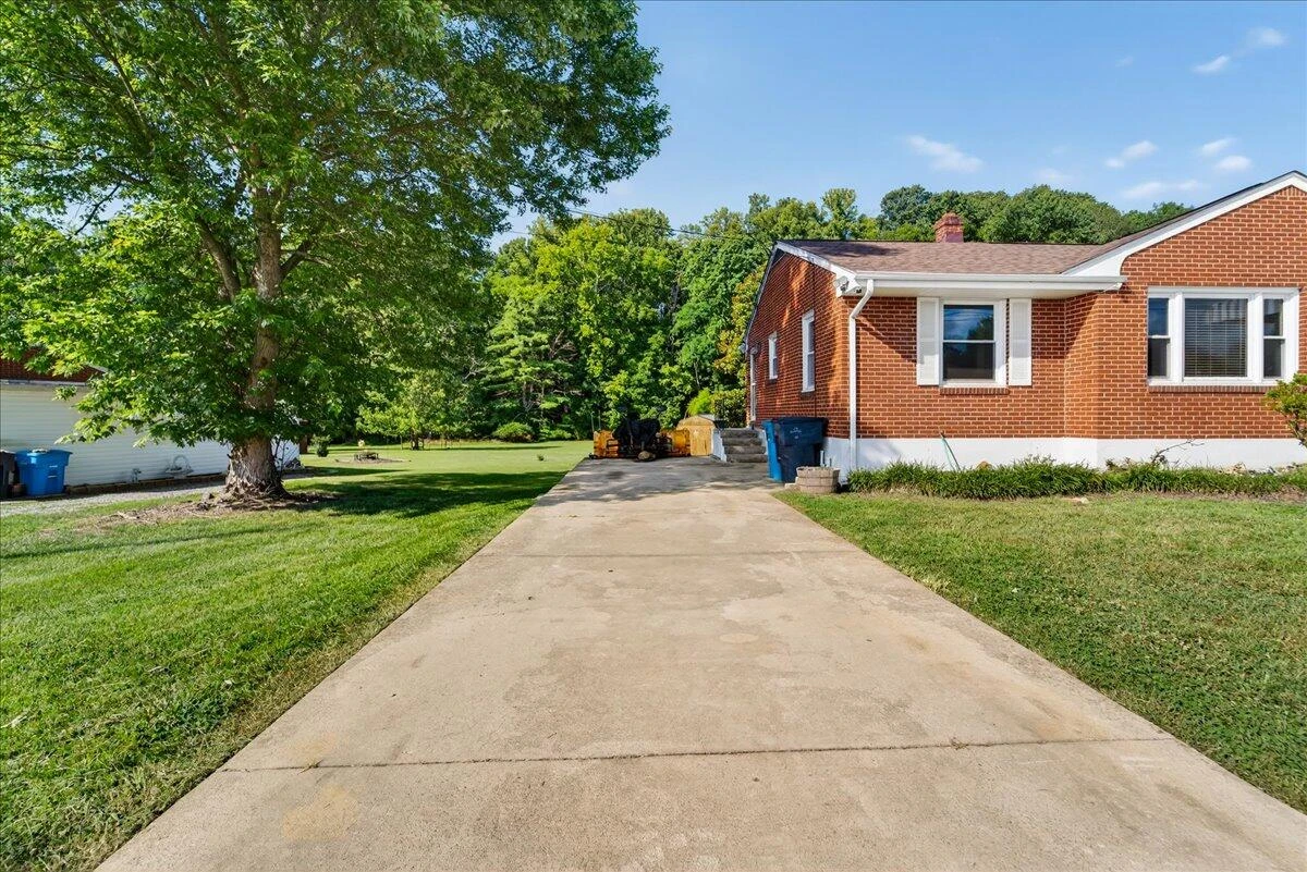 2048 Laura RD NW - Photo 49