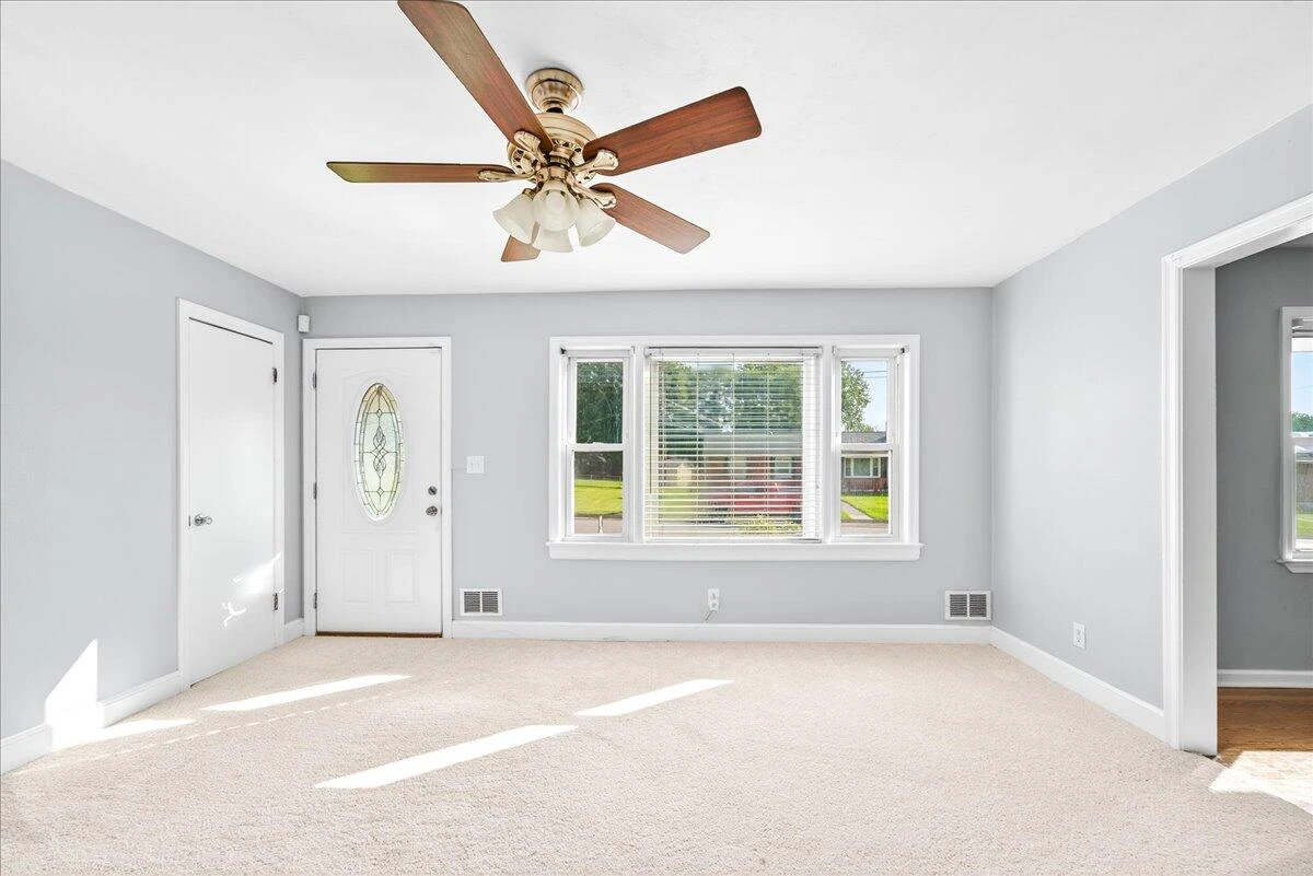 2048 Laura RD NW - Photo 8
