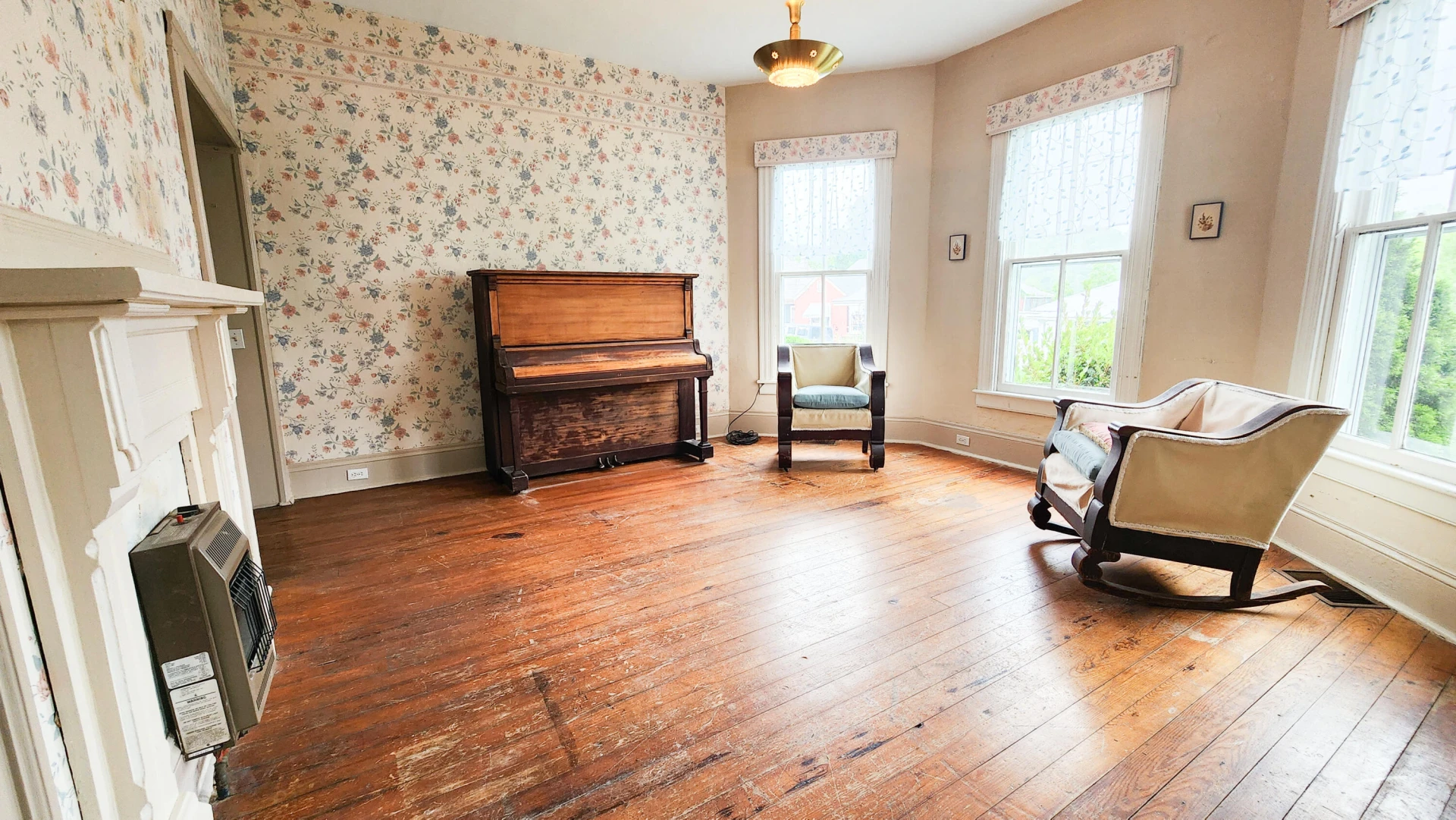 501 Brussels AVE - Photo 14