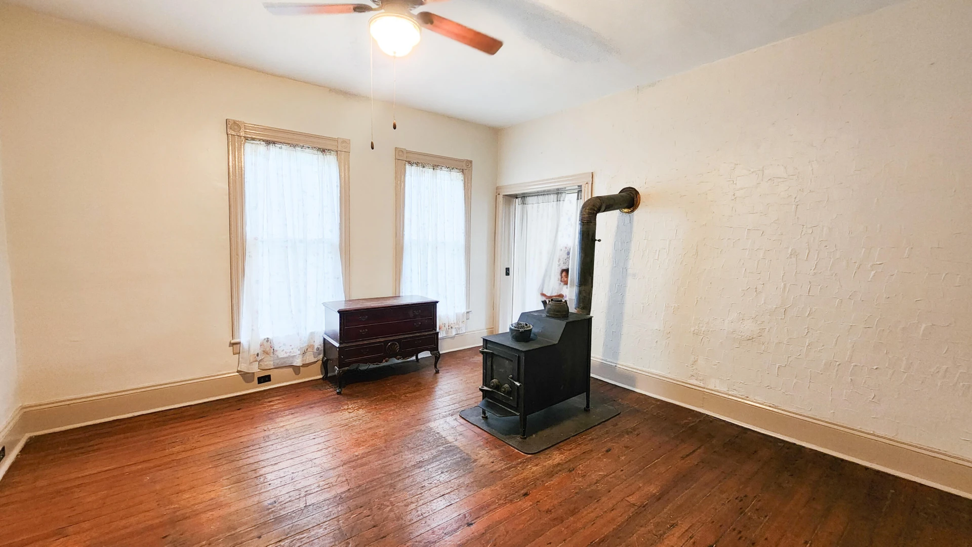 501 Brussels AVE - Photo 24