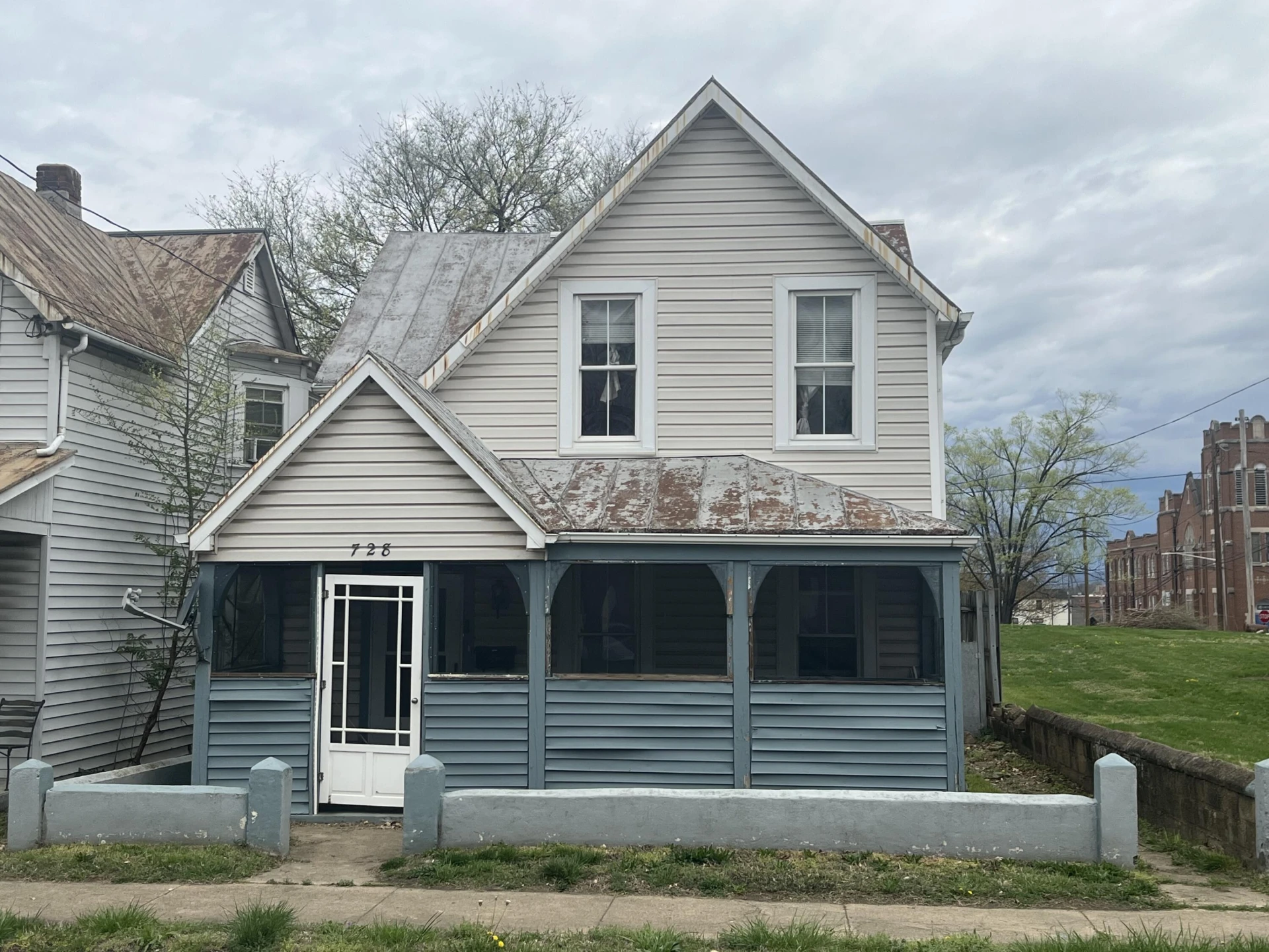 728 Bullitt AVE SE