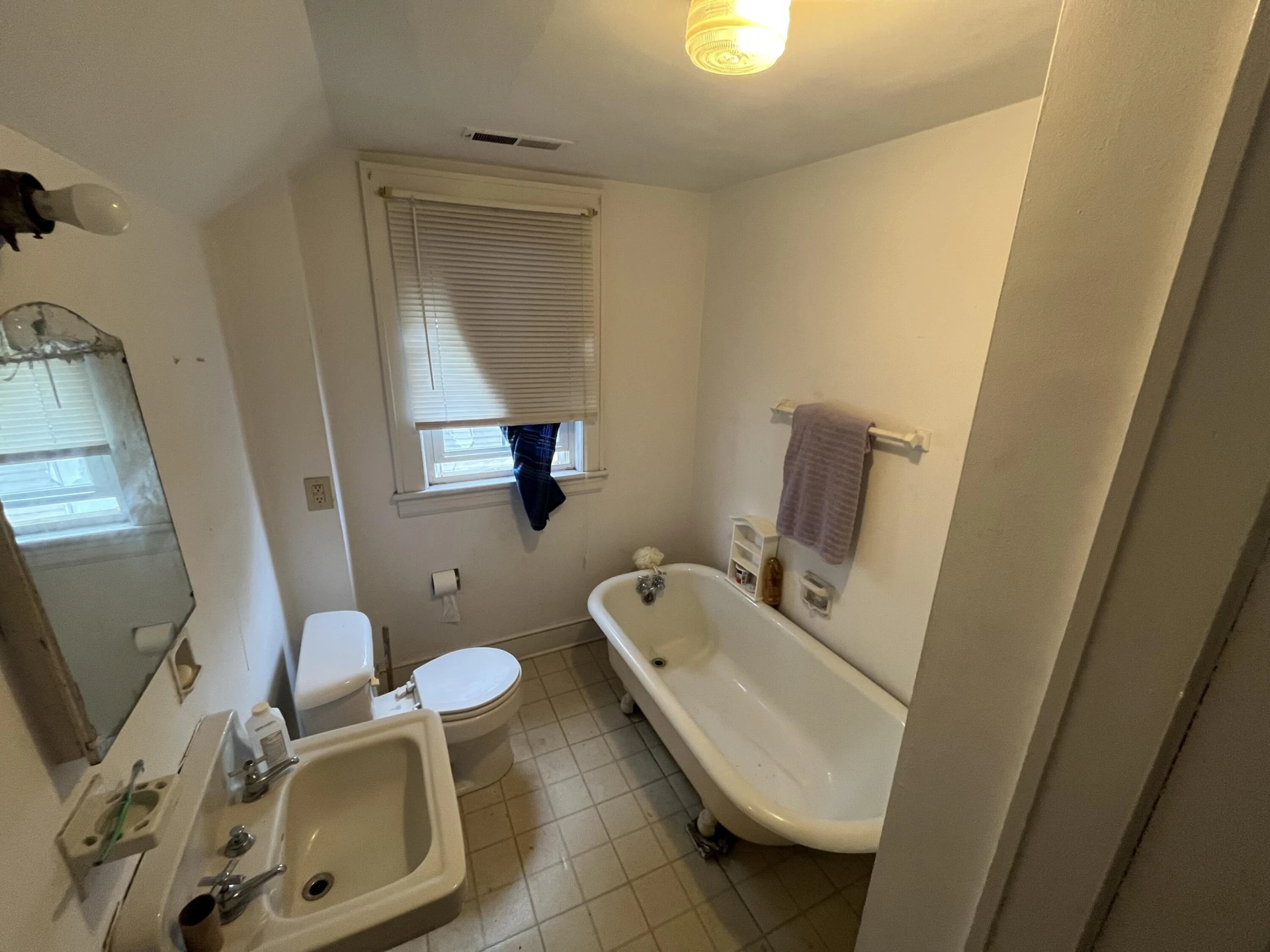 728 Bullitt AVE SE - Photo 11