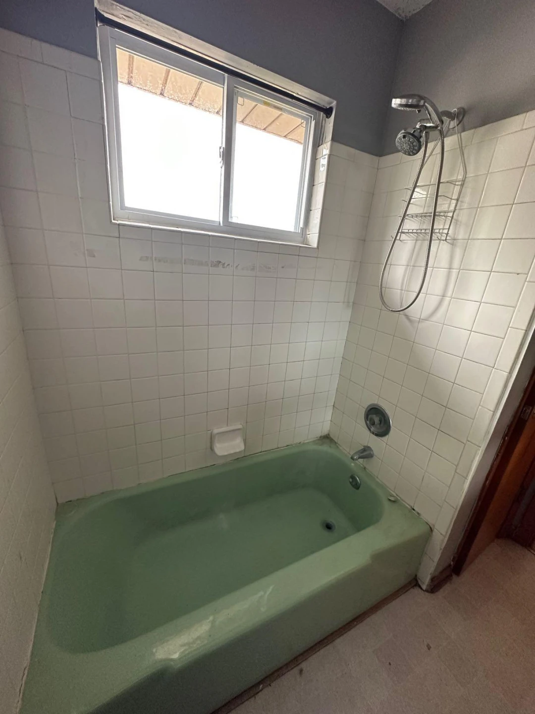 201 Mountain AVE SW - Photo 2