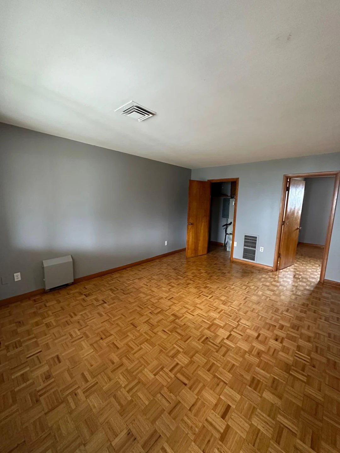201 Mountain AVE SW - Photo 3