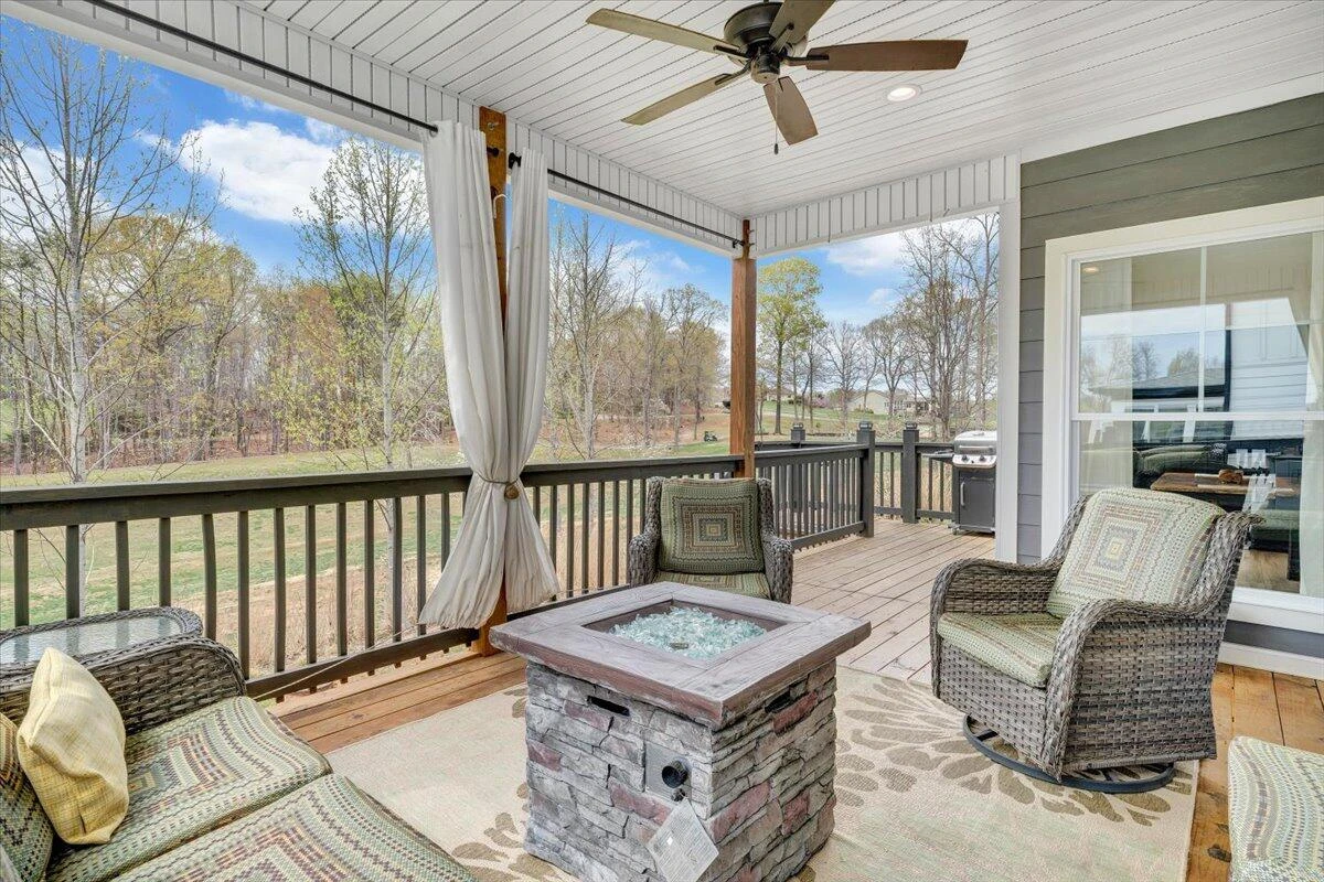 111 Retreat LN - Photo 36