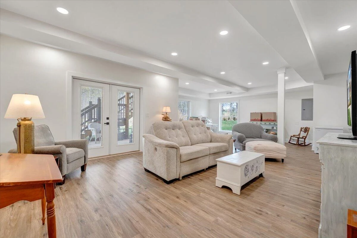 111 Retreat LN - Photo 56